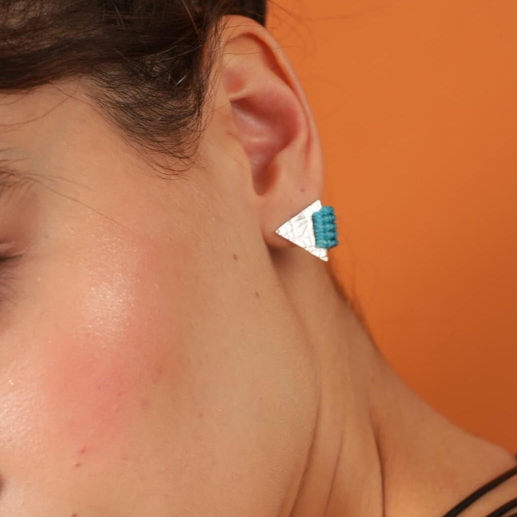 Aretes Triángulo Pequeño Plateado