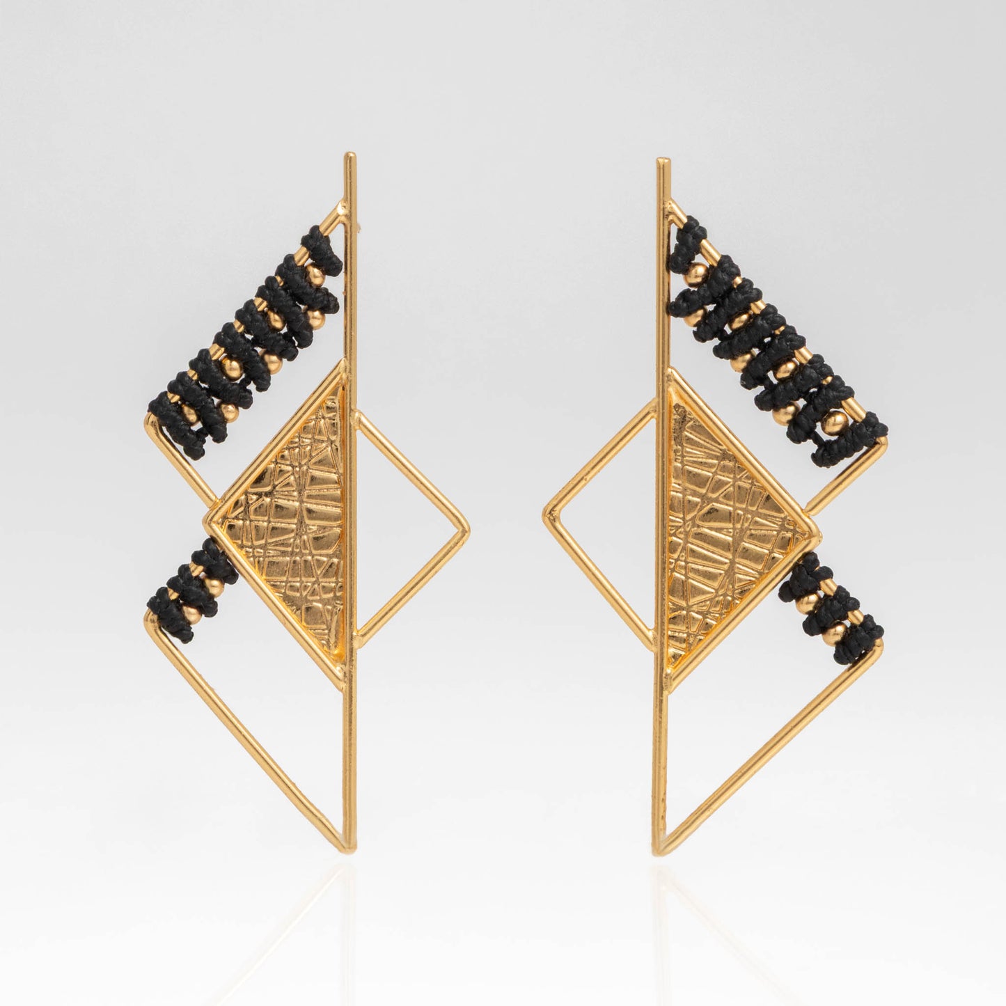 Aretes Triángulo Mediano